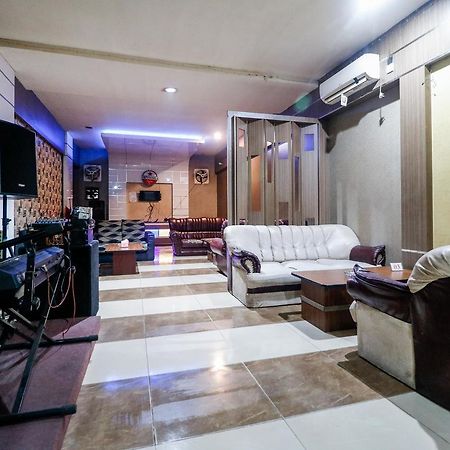 Reddoorz Plus Near Pasar Wisata Pekanbaru Esterno foto