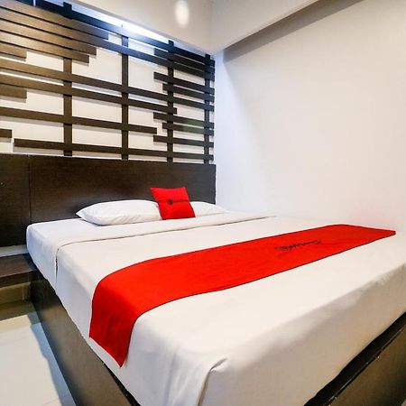 Reddoorz Plus Near Pasar Wisata Pekanbaru Esterno foto