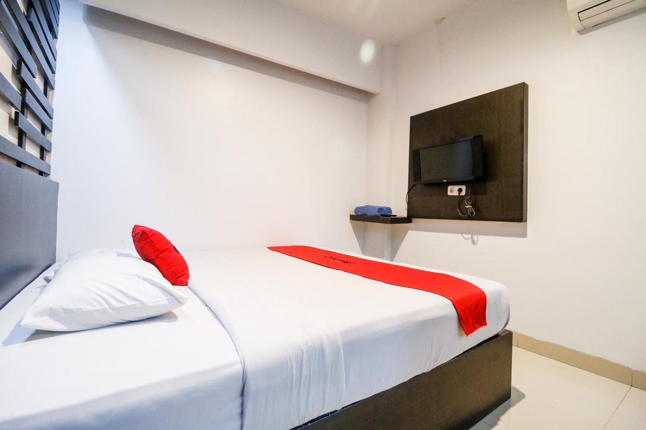 Reddoorz Plus Near Pasar Wisata Pekanbaru Esterno foto