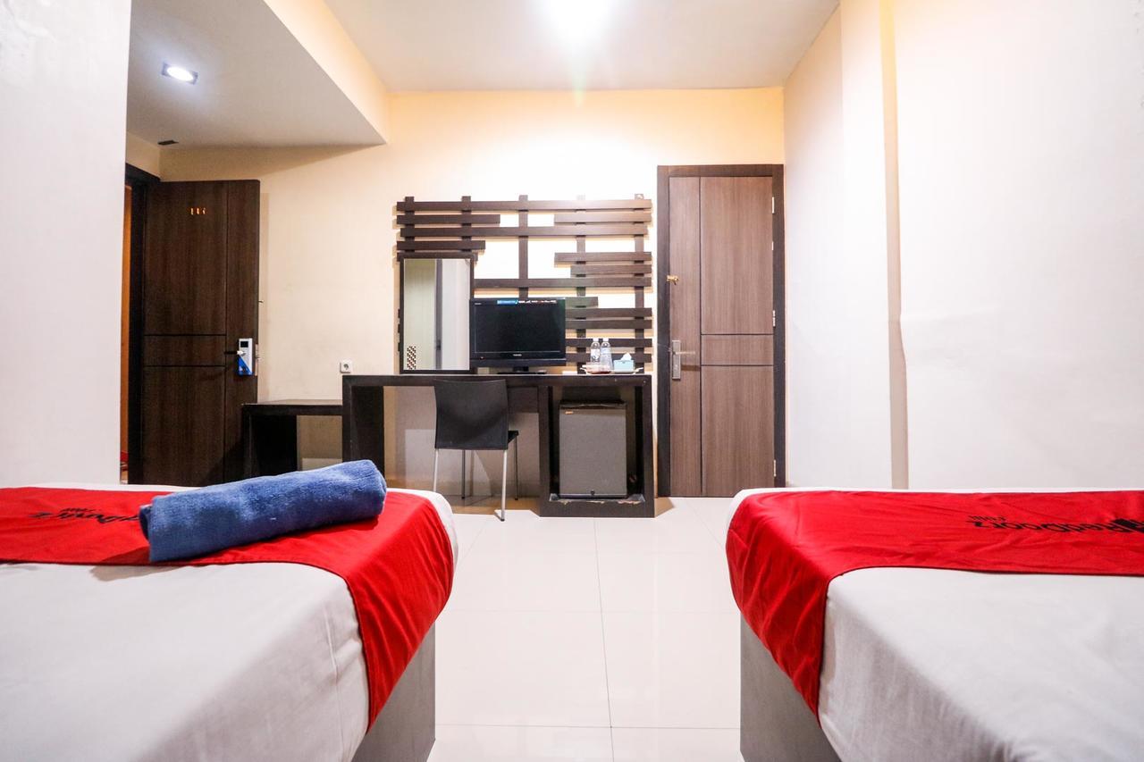 Reddoorz Plus Near Pasar Wisata Pekanbaru Esterno foto