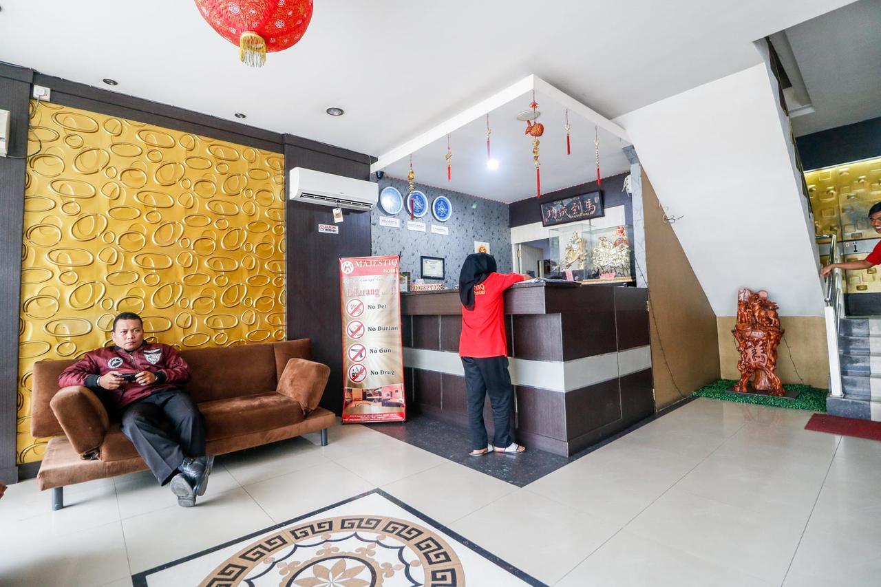 Reddoorz Plus Near Pasar Wisata Pekanbaru Esterno foto