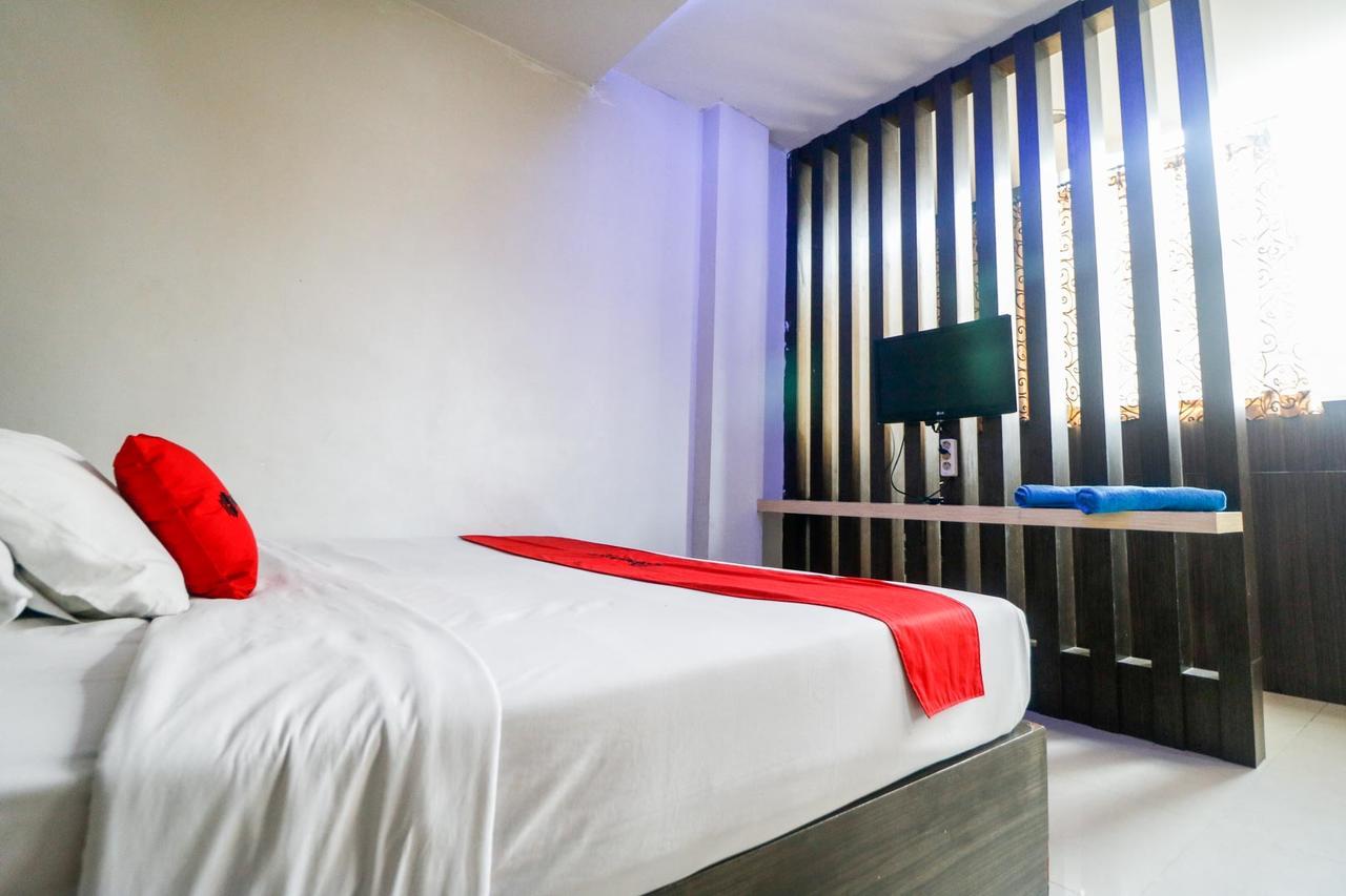 Reddoorz Plus Near Pasar Wisata Pekanbaru Esterno foto