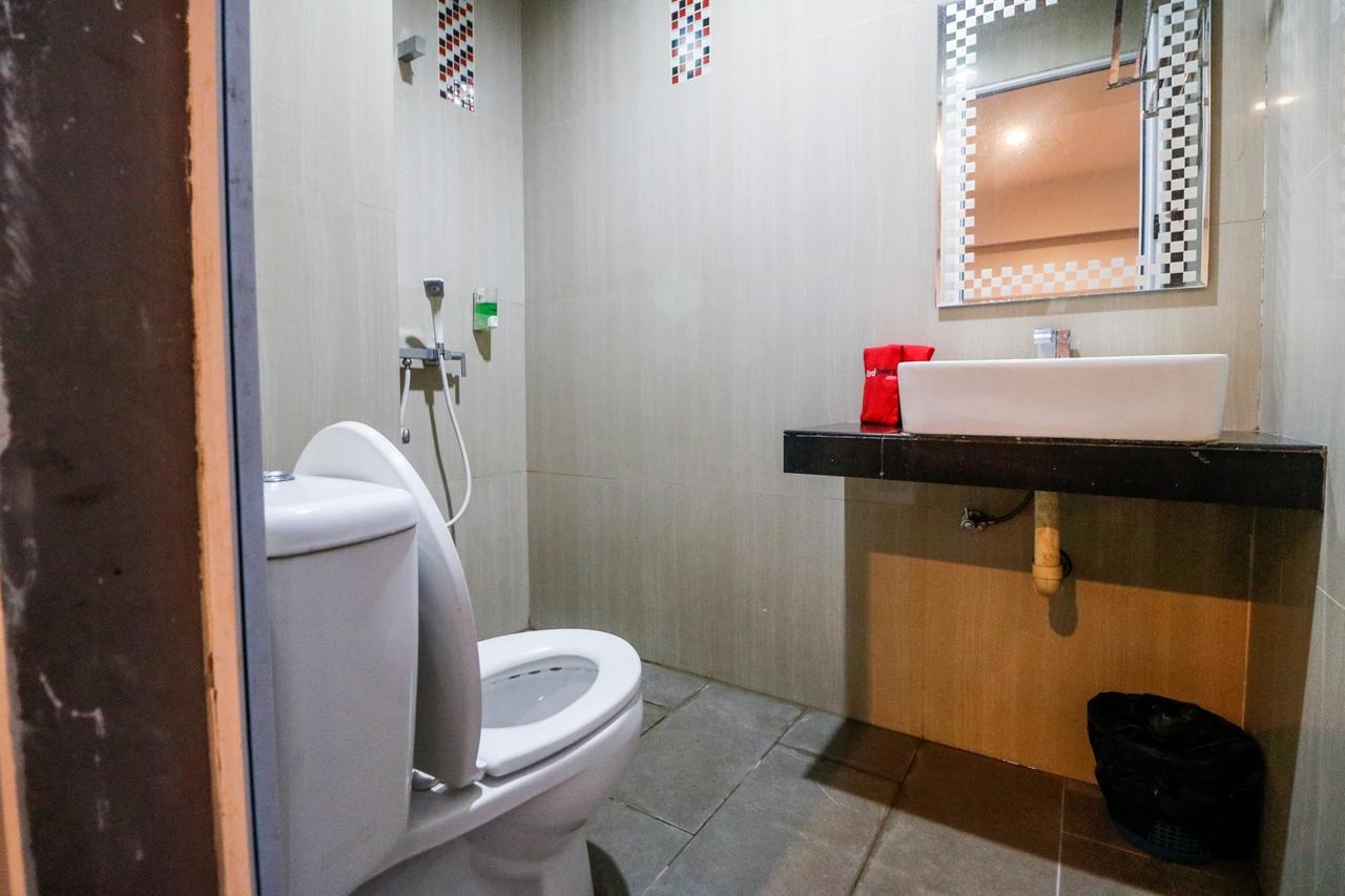 Reddoorz Plus Near Pasar Wisata Pekanbaru Esterno foto