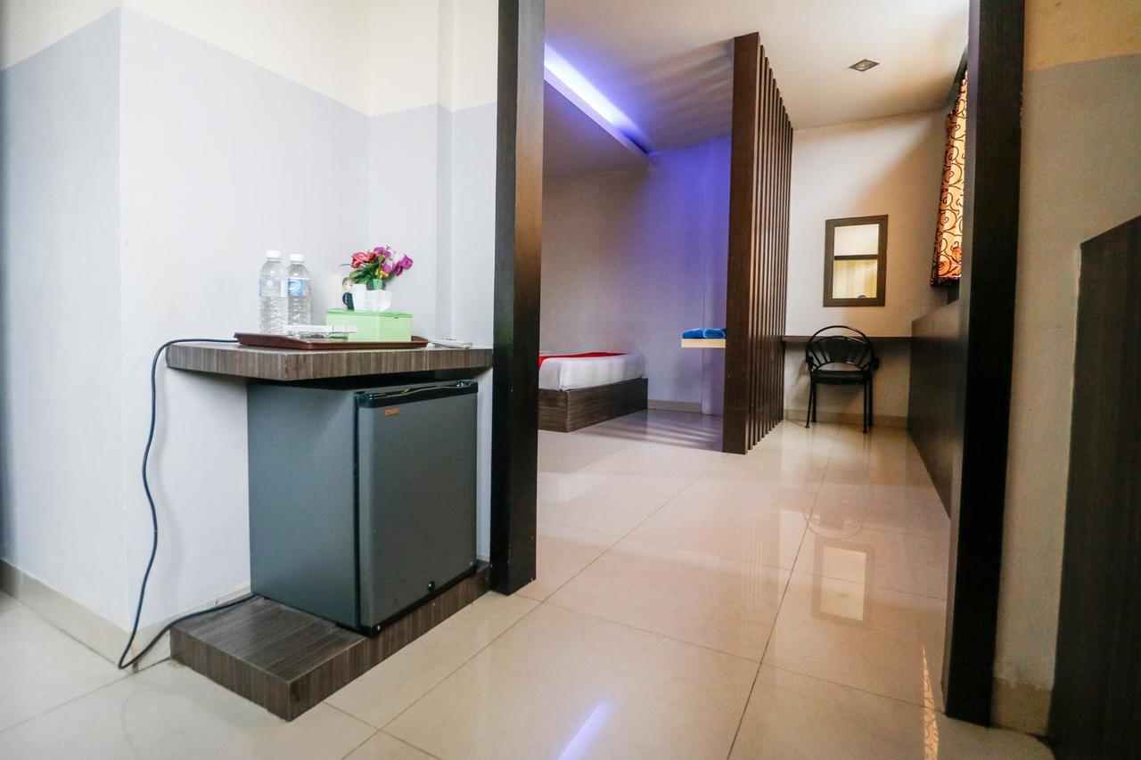 Reddoorz Plus Near Pasar Wisata Pekanbaru Esterno foto