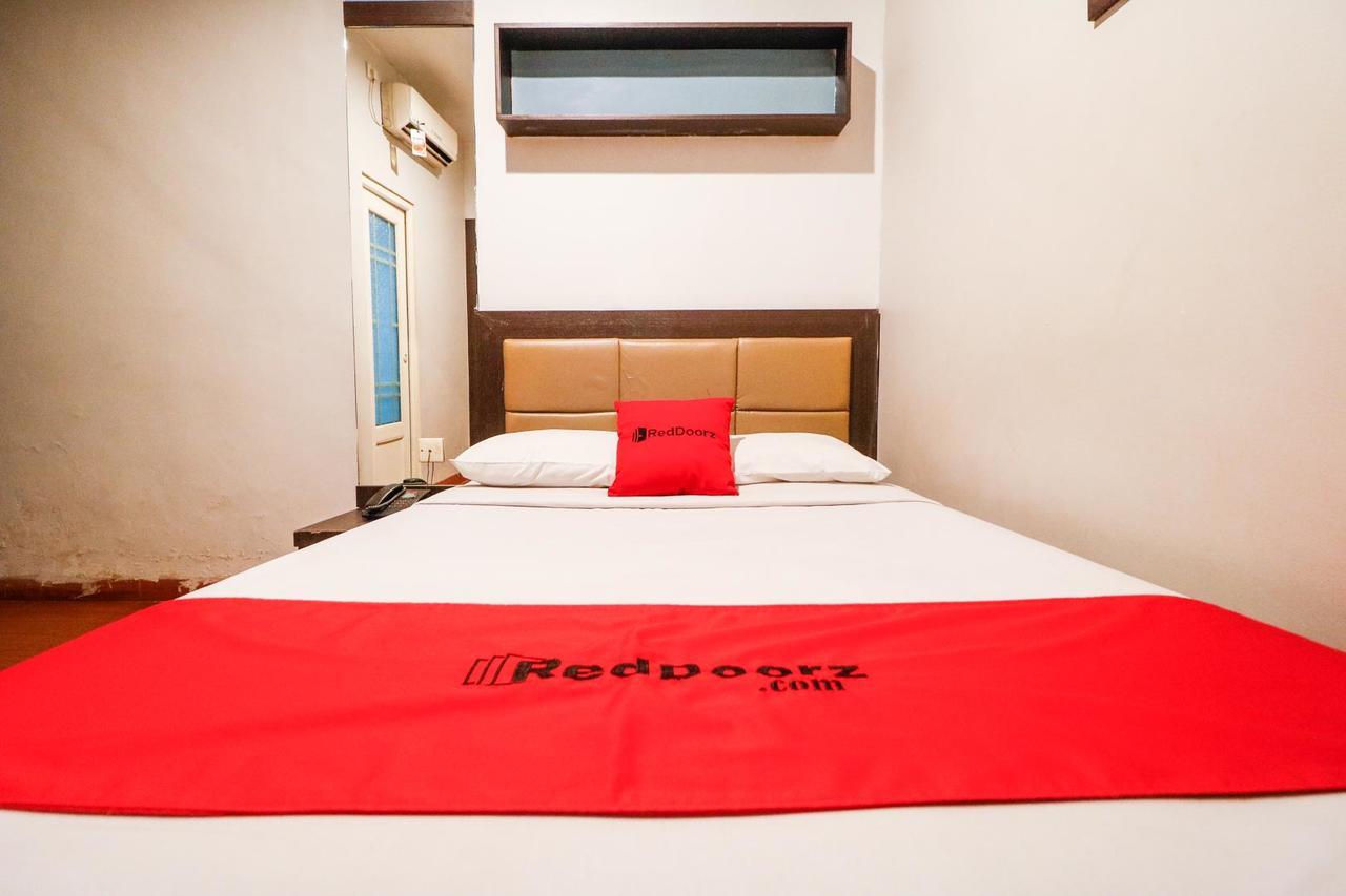 Reddoorz Plus Near Pasar Wisata Pekanbaru Esterno foto