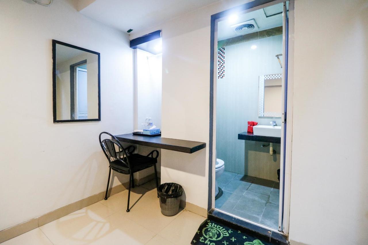 Reddoorz Plus Near Pasar Wisata Pekanbaru Esterno foto